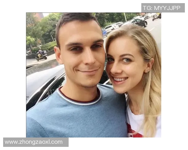 中国足球明星的女友们：她们背后的故事与光辉时刻